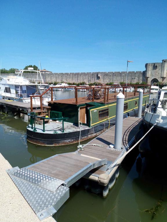Hôtel Péniche Poompui à Aigues-Mortes Extérieur photo